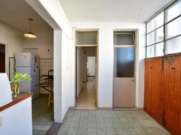 Departamento de 4 dormitorios y terraza EN VENTA