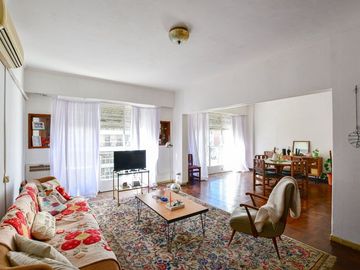 Departamento de 4 dormitorios y terraza EN VENTA