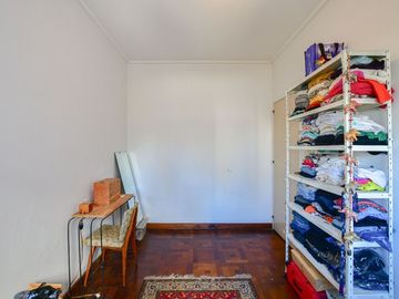 Departamento de 4 dormitorios y terraza EN VENTA