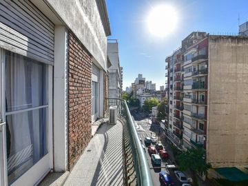 Departamento de 4 dormitorios y terraza EN VENTA