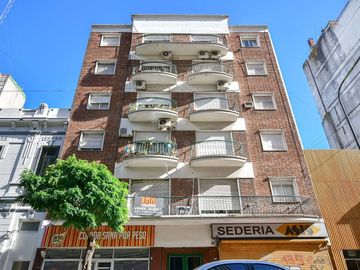 Departamento de 4 dormitorios y terraza EN VENTA