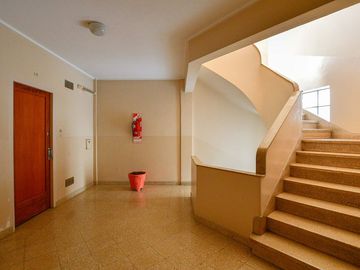 Departamento de 4 dormitorios y terraza EN VENTA