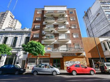 Departamento de 4 dormitorios y terraza EN VENTA
