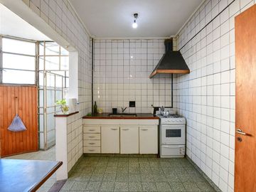 Departamento de 4 dormitorios y terraza EN VENTA