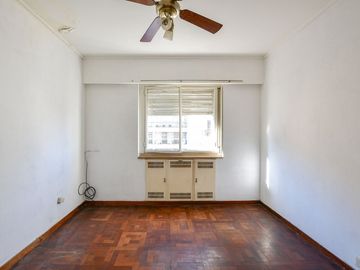 Departamento de 4 dormitorios y terraza EN VENTA