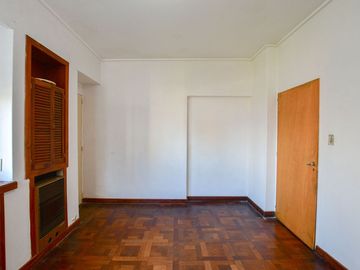 Departamento de 4 dormitorios y terraza EN VENTA