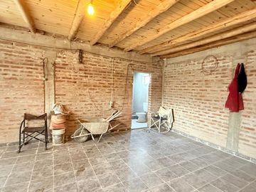 VENTA DE SALONES RUTA 7 CRUCE VISTA ALEGRE SUR