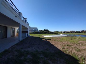 CASA EN VENTA 3 AMB VISTA AL AGUA- B SAN MATIAS