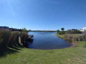 CASA EN VENTA 3 AMB VISTA AL AGUA- B SAN MATIAS