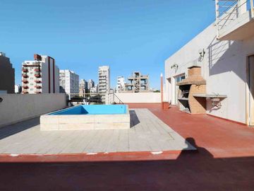 Venta depto 2 amb c/escritorio Flores, c/balcón