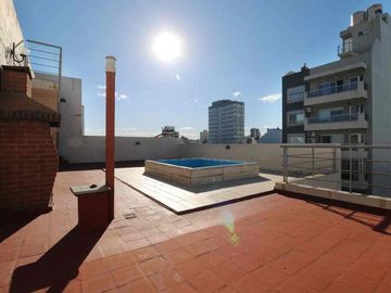 Venta depto 2 amb c/escritorio Flores, c/balcón