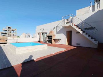 Venta depto 2 amb c/escritorio Flores, c/balcón