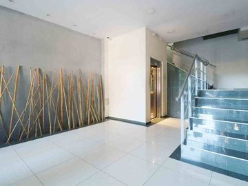 Venta depto 2 amb c/escritorio Flores, c/balcón