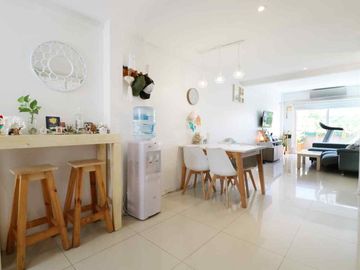 Venta depto 2 amb c/escritorio Flores, c/balcón