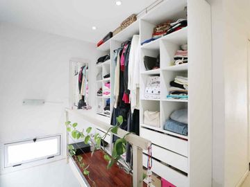 Venta depto 2 amb c/escritorio Flores, c/balcón