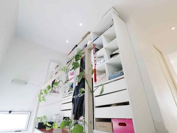 Venta depto 2 amb c/escritorio Flores, c/balcón