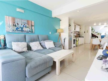 Venta depto 2 amb c/escritorio Flores, c/balcón