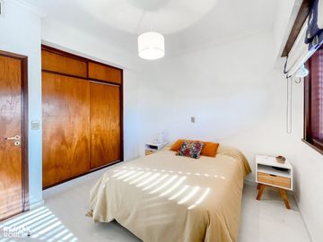 Casa en venta, 4 dormitorios, 4 baños, 377 m2 cub.