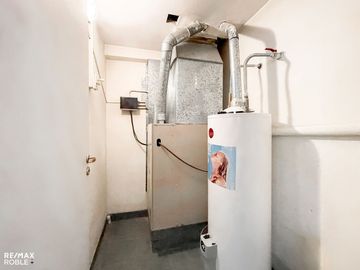 Casa en venta, 4 dormitorios, 4 baños, 377 m2 cub.