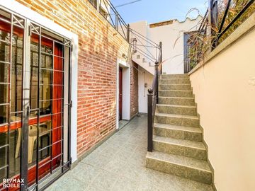 Casa en venta, 4 dormitorios, 4 baños, 377 m2 cub.