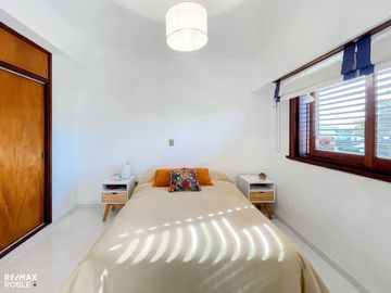 Casa en venta, 4 dormitorios, 4 baños, 377 m2 cub.