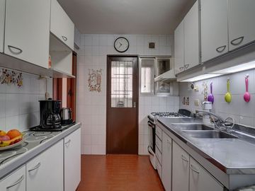 VENTA DEPARTAMENTO 3 AMBIENTES EN FLORES IMPECABLE