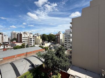 VENTA DEPARTAMENTO 3 AMBIENTES EN FLORES IMPECABLE