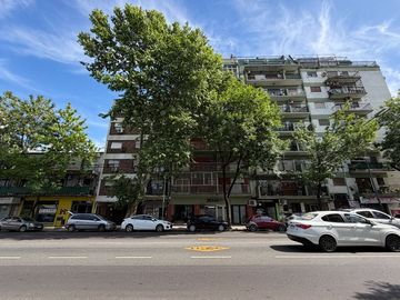 VENTA DEPARTAMENTO 3 AMBIENTES EN FLORES IMPECABLE