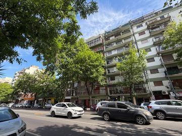 VENTA DEPARTAMENTO 3 AMBIENTES EN FLORES IMPECABLE