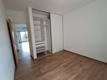 Venta depto. 2amb c/balcón luminoso, V.Ballester.