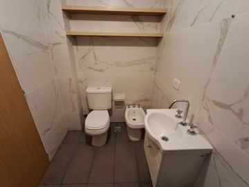 Venta depto. 2amb c/balcón luminoso, V.Ballester.