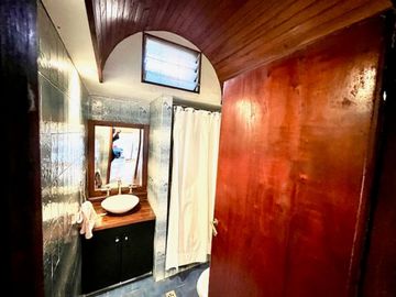 VENTA CASA 4 AMB. LOTE 330m2 CASTELAR NORTE