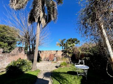 VENTA CASA 4 AMB. LOTE 330m2 CASTELAR NORTE