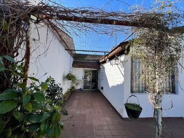 VENTA CASA 4 AMB. LOTE 330m2 CASTELAR NORTE