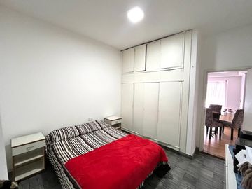 VENTA CASA 4 AMB. LOTE 330m2 CASTELAR NORTE