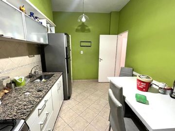 VENTA CASA 4 AMB. LOTE 330m2 CASTELAR NORTE