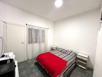 VENTA CASA 4 AMB. LOTE 330m2 CASTELAR NORTE