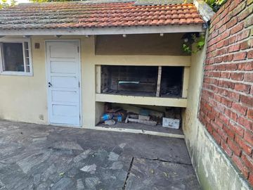 Casa en venta - 3 Dormitorios 2 Baños - Mar del Plata