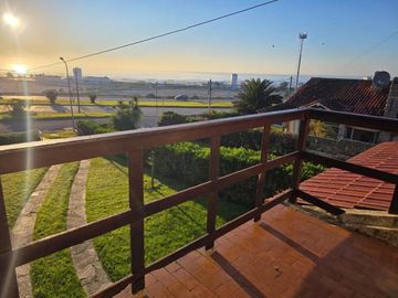 Casa en venta - 3 Dormitorios 2 Baños - Mar del Plata