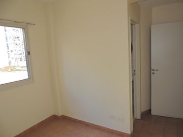 Depto 4 ambientes con dependencia - Av. Santa Fe al 3600