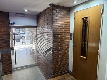 Depto 4 ambientes con dependencia - Av. Santa Fe al 3600