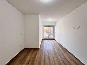 VENTA - Departamento a estrenar de dos dormitorios con balcón al norte y cochera. Lourdes, Rosario