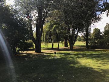 Excelente casa en 2 plantas - 690 m2 construidos sobre lote de 2140 m2