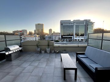 Departamento 2 ambientes con cochera y terraza refaccionado a nuevo