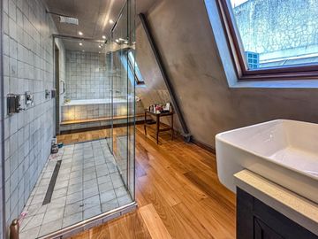 Departamento 2 ambientes con cochera y terraza refaccionado a nuevo