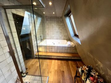 Departamento 2 ambientes con cochera y terraza refaccionado a nuevo