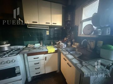 VENTA CASA LOTE PROPIO CON LOCAL EN PARQUE PATRICIOS