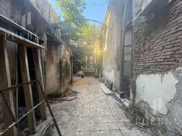 VENTA CASA LOTE PROPIO CON LOCAL EN PARQUE PATRICIOS