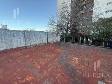 VENTA CASA LOTE PROPIO CON LOCAL EN PARQUE PATRICIOS