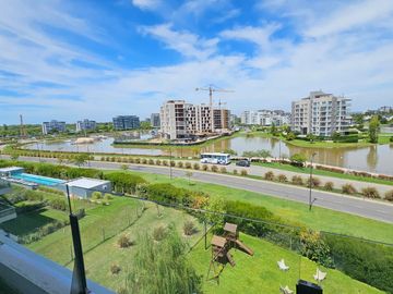 Venta y alquiler de departamento 4 ambientes con dependencia en duplex en Nordelta